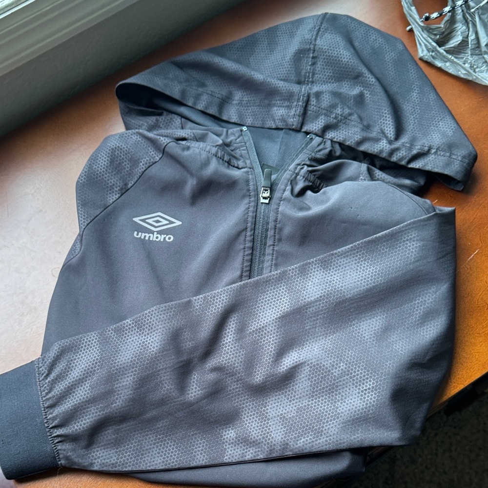 Umbro 3/4 zip Black with Print Sleeves  Performance Hoodie